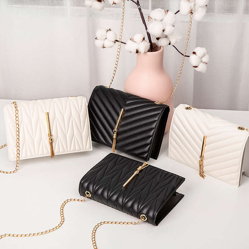 Women Trend Crossbody Fashion V Pattern Lattice Small New Shoulder Bag
