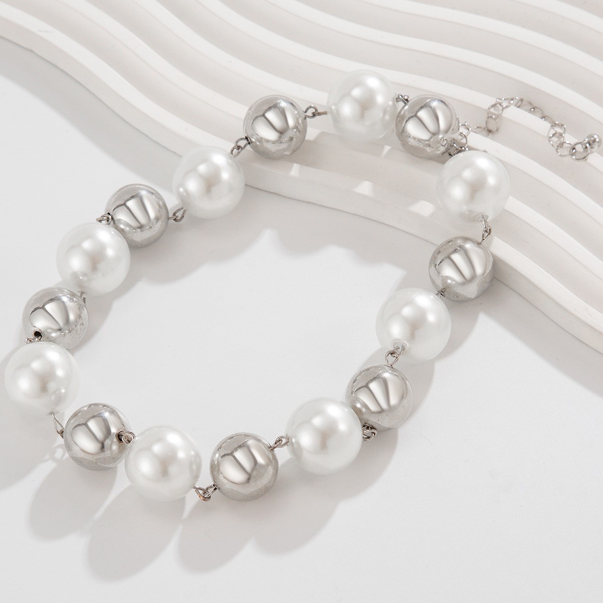European and American Cross-border Jewelry Light Luxury Style Imitation Pearl Large Round Bead Necklace Fashionable Short Punk Collar