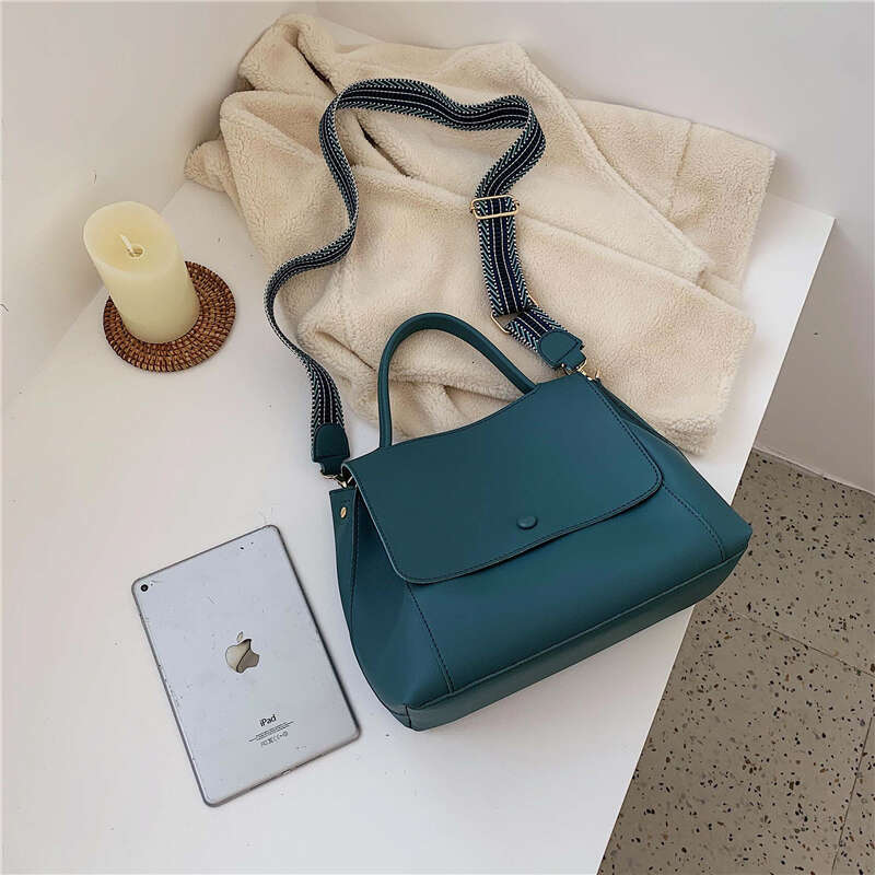 Casual Big 2025 New Fashion Handbags Solid Color Leather Ladies Designer Style Women's Bags