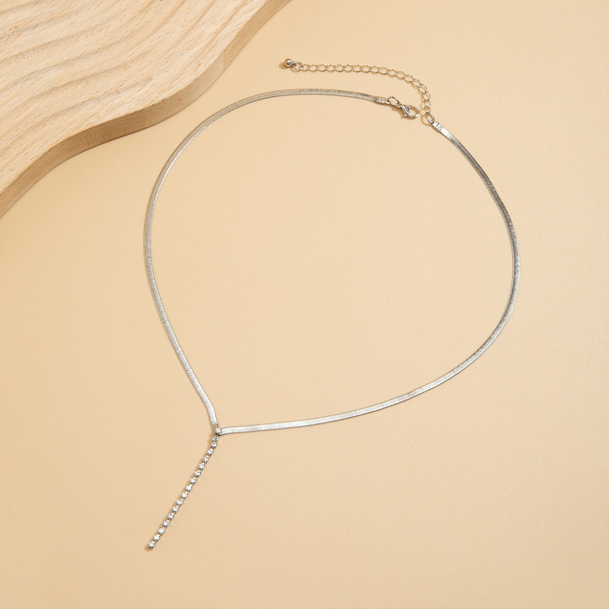 European and American Cross-border Jewelry Simple and Cool Style Snake Bone Chain Y-shaped Tassel Necklace Metal Necklace for Women