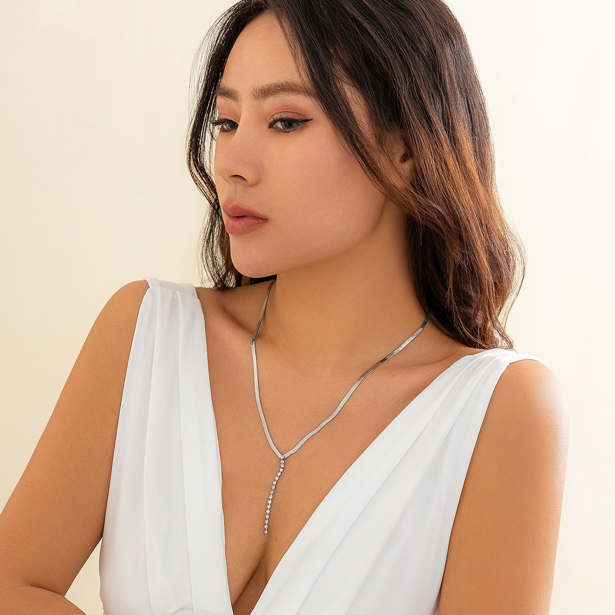 European and American Cross-border Jewelry Simple and Cool Style Snake Bone Chain Y-shaped Tassel Necklace Metal Necklace for Women