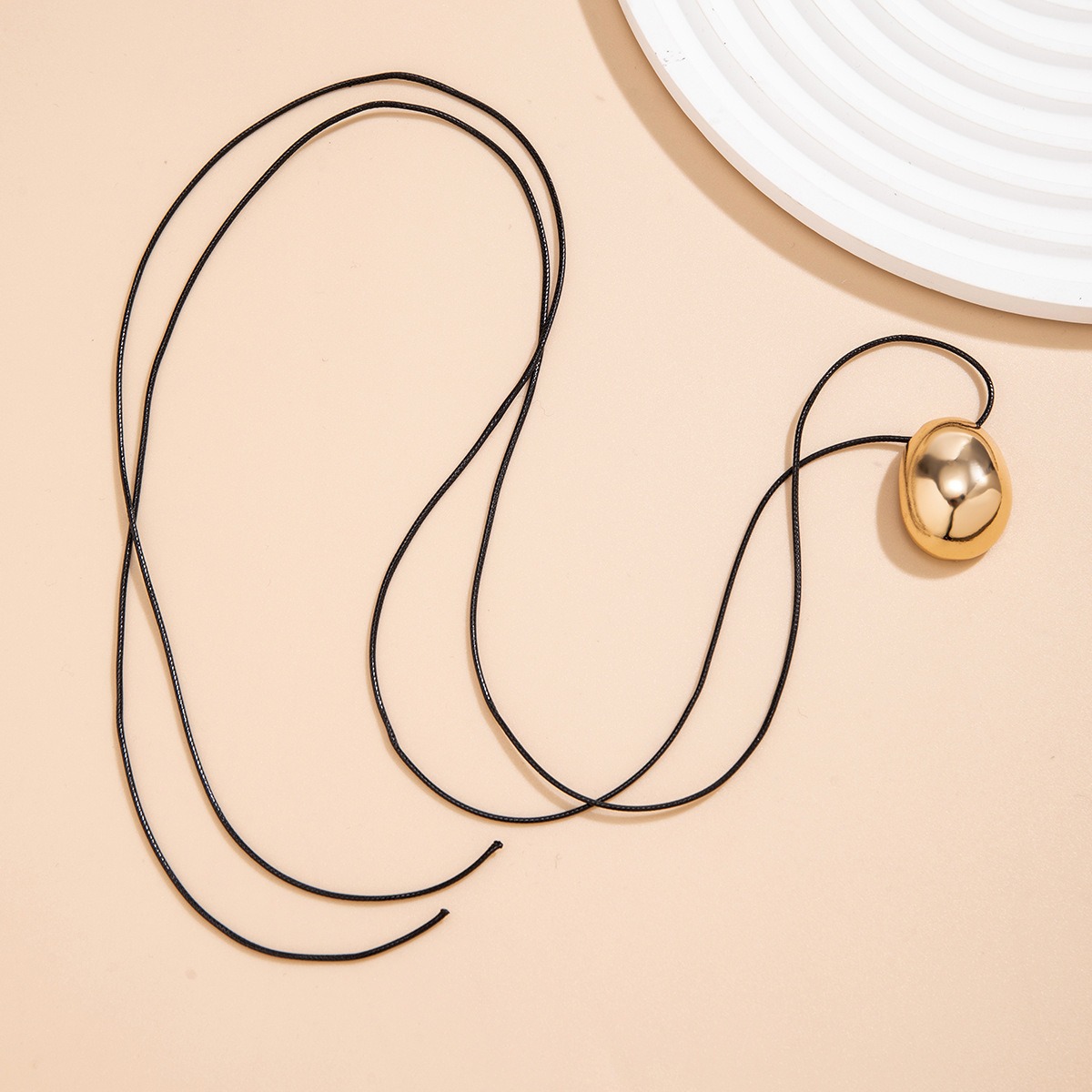 European and American Style Exaggerated Geometric Egg Noodles Women's Versatile Drawstring Necklace with Sweet and Cool Design Collar Accessories