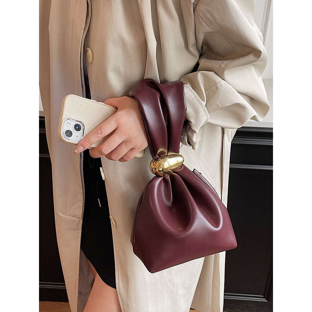 Personalized Soft Leather Clutch Bag Designer Women Pleated Mini Bucket Pouch Temperament Side Zipper Party Evening Bags