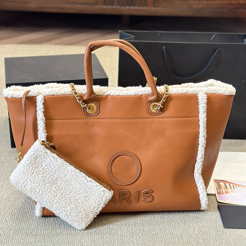 Femmes Luxury Brown Lamb Wombe Beach Shopper Bagas de fourre-tout