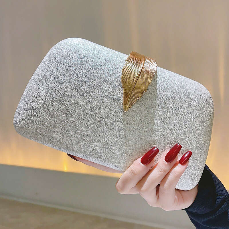 2025 Evening Clutch Women Shoulder Bags Fashion Pearl Chain Dinner Handbag Wedding tail Party Coin Purse
