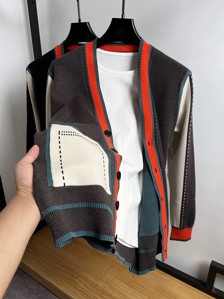 High end Brand Men Cardigan 2024 Autumn Winter New Collection Fashion Casual V-neck Knitted Sweater Trendy splicing coat