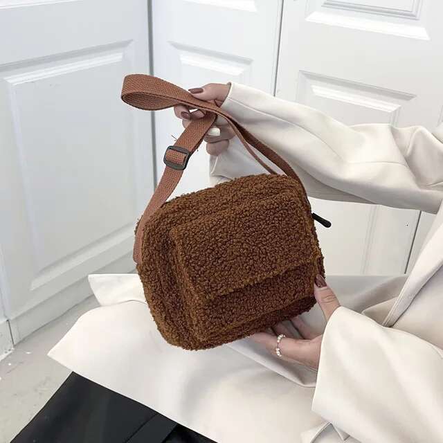 New Plush Fabric Women's Shoulder Crossbody Small Fashion Lambs Wool Fluffy Fur Winter Female Bag Designer Handbags