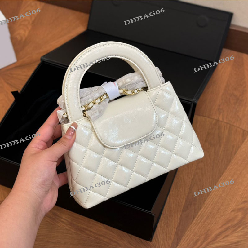 Two Sizes Women Portable Shoulde Bag Designer Mini Shopping Bags with Handle Glossy Oil Wax Leather Golden Hardware Matelasse Chain Handbags Cross Sui