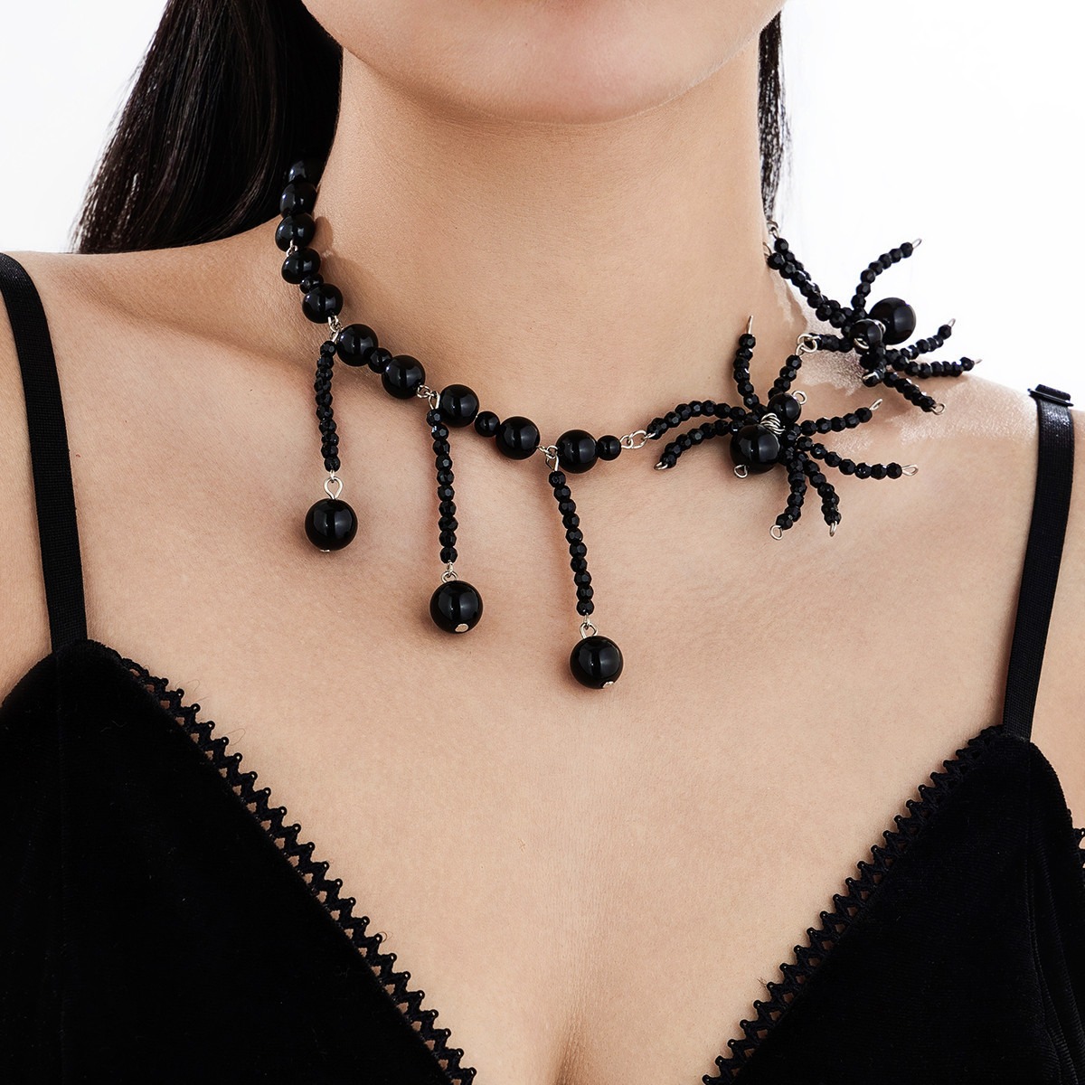 Cross Border Accessories From Europe and America Dark Style Crystal Weaving Spider Necklace Halloween Tassel Large Round Bead Collarbone Chain