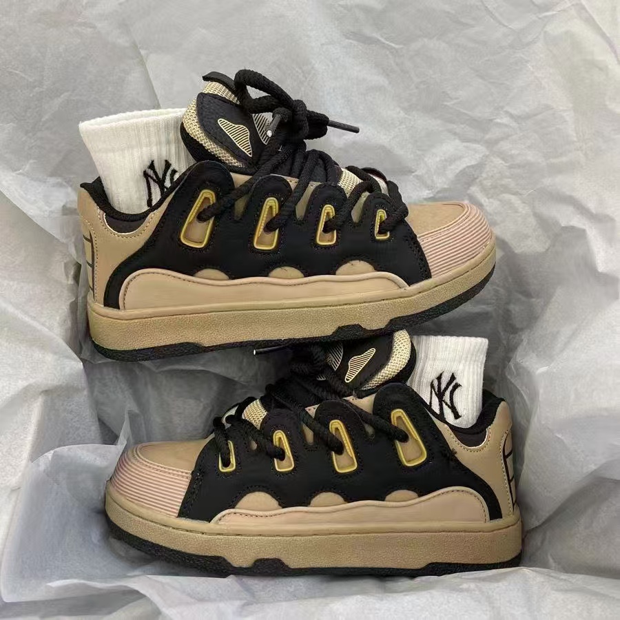 2025 New Model Casual Shoes Men Women Sneakers Plus Size 41 42 Womens Fashion Chunky Woman Thick Sole Retro Sport Bread 240607 Drop Delivery Accessor 