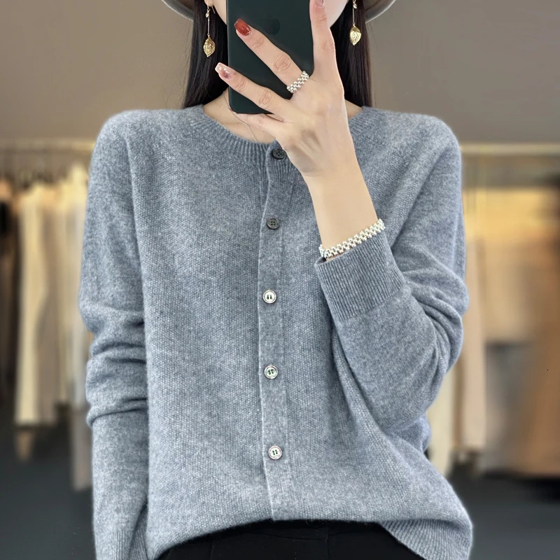 Long-sleeved womens sweater cashmere knit 100% pure merino wool cardigan O-neck cardigan sweater coat in spring and autumn. 241029