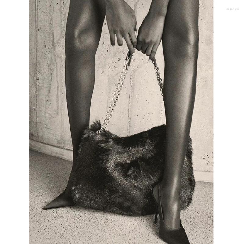 Drawstring Fashion Large Faux Fur Women Handbags Chains Design Lady Shoulder Bags Fluffy Soft Plush Shopper Warm Winter b97c 4