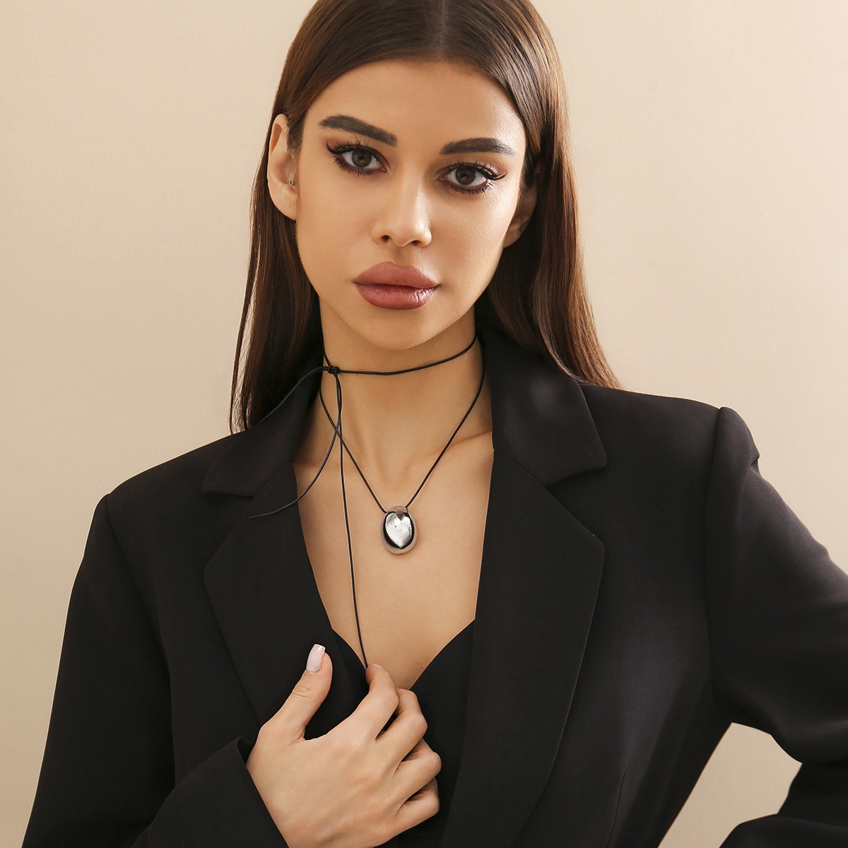European and American Style Exaggerated Geometric Egg Noodles Women's Versatile Drawstring Necklace with Sweet and Cool Design Collar Accessories