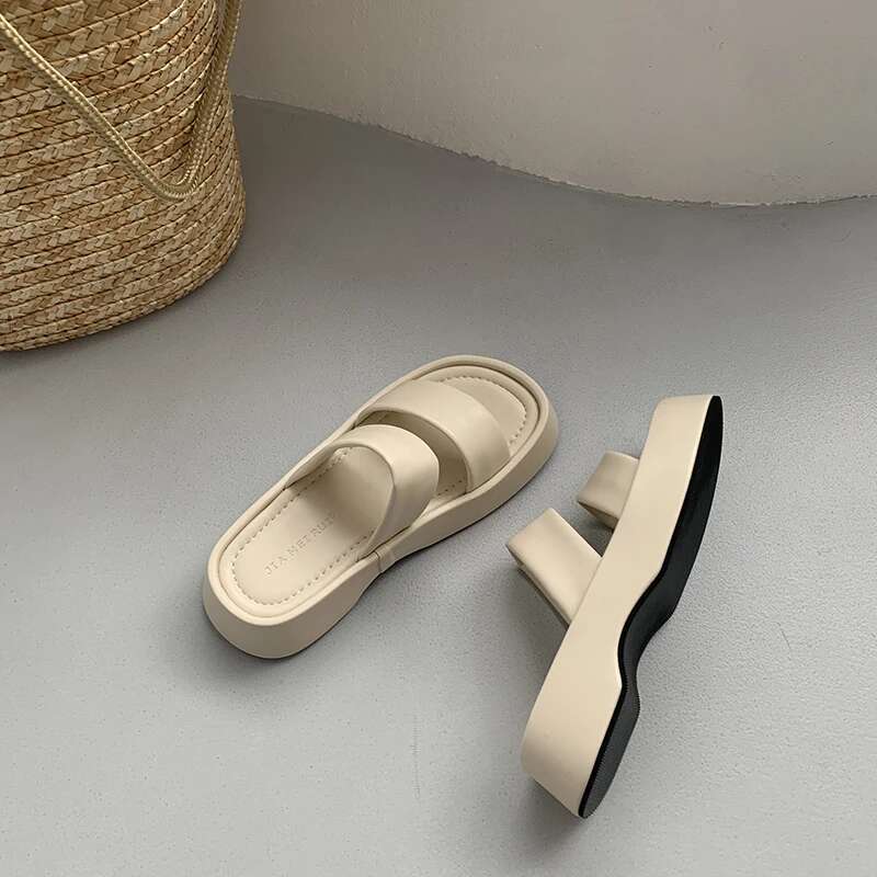 2025 New Gladiator Summer Sandalias Fashion Platform Flats Elegant Open Toe Slippers Comfort Beach Slides
