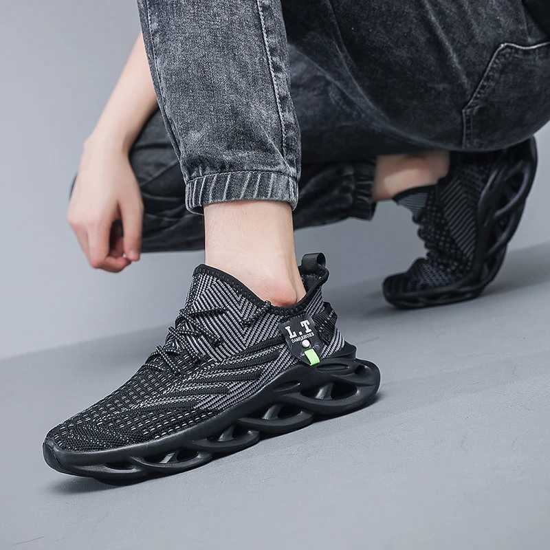 Casual sports shoes tennis platform soft sole casual running breathable lace Fi trend brand casual mens vulcanized shoes M241029