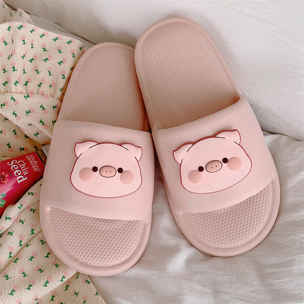 2024 New slippers Ladies Summer shoes Cartoon Piggy slippers Indoor Street Sandals Girls Beach shower slide