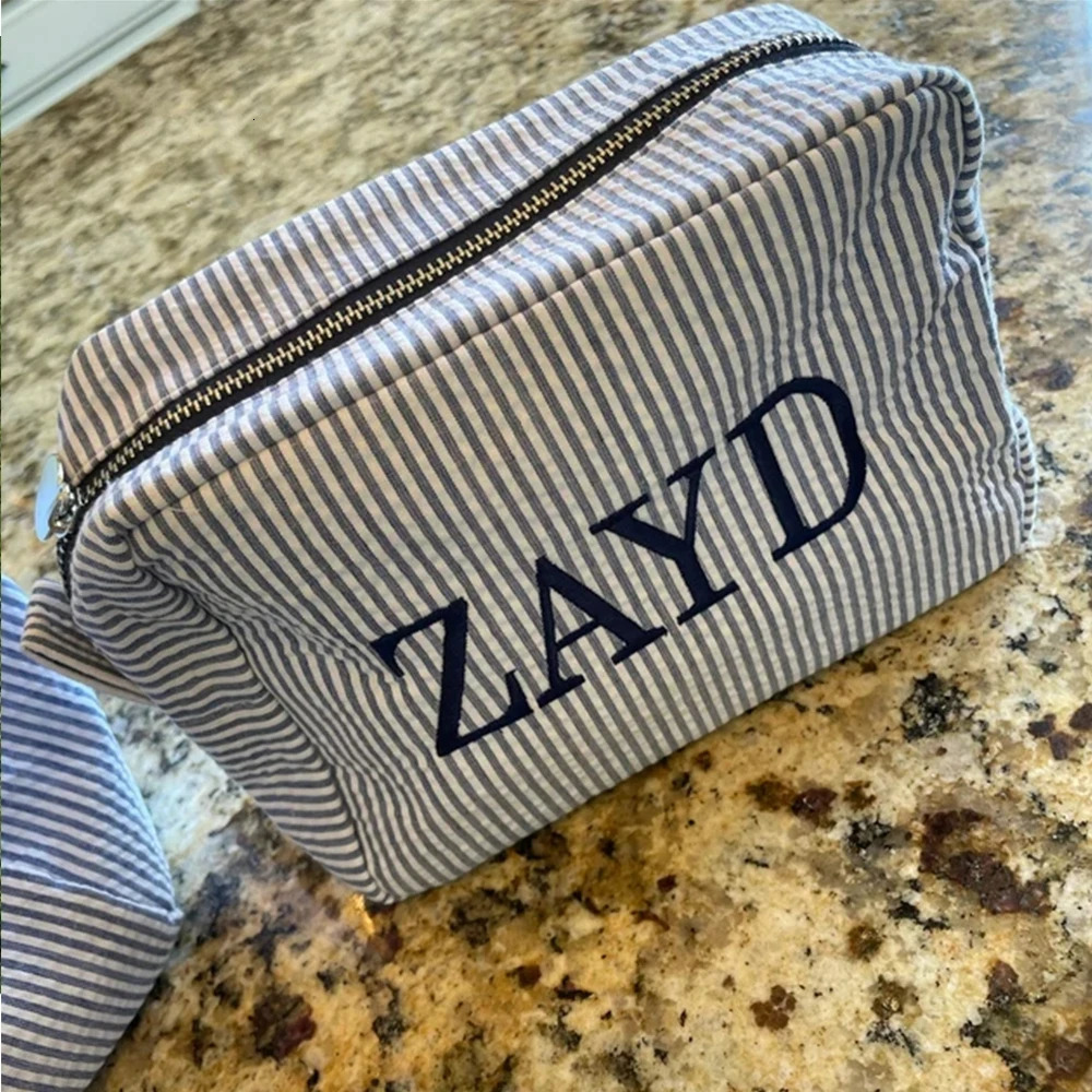 Personalized Seersucker makeup bag monochrome toilet bag embroidered makeup bag bridal makeup bag bridal gift 241031