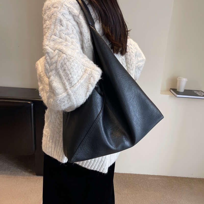 Fashion Design Leather Shoulder for Women 2025 Tend Female Simple Big Underarm Hobo Bag Handbags and Purses