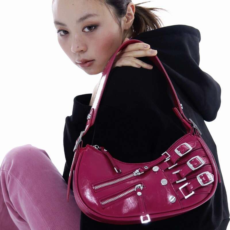 Underarm 2024 High End Fashion Versatile Spicy Girl Motorcycle Minimalist Commuter Handheld Shoulder Bag