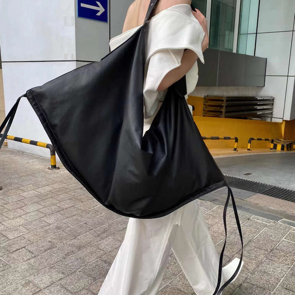 Large Capacity 2024 Unisex Niche Design Lazy Dumpg Street Trend Fashion One Shoulder Underarm Bag