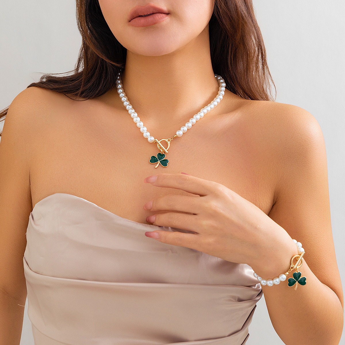 Amazon Hot Selling Baroque Pearl Necklace for Women Versatile High-end Niche Accessories Sweater Chain Accessories