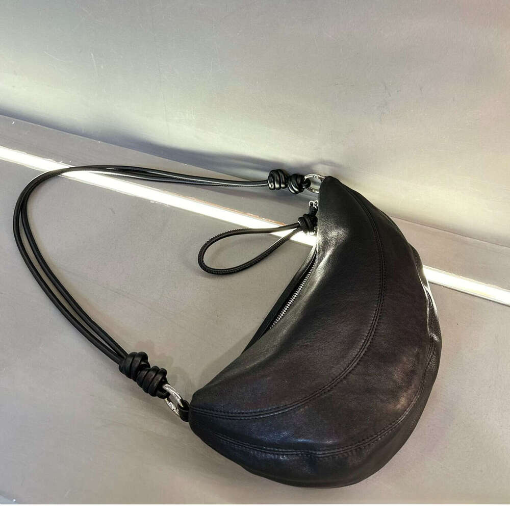 Female 2024 New Minimalist And High-End Niche Design, Fashionable Single Shoulder Crossbody Dumpg Bag