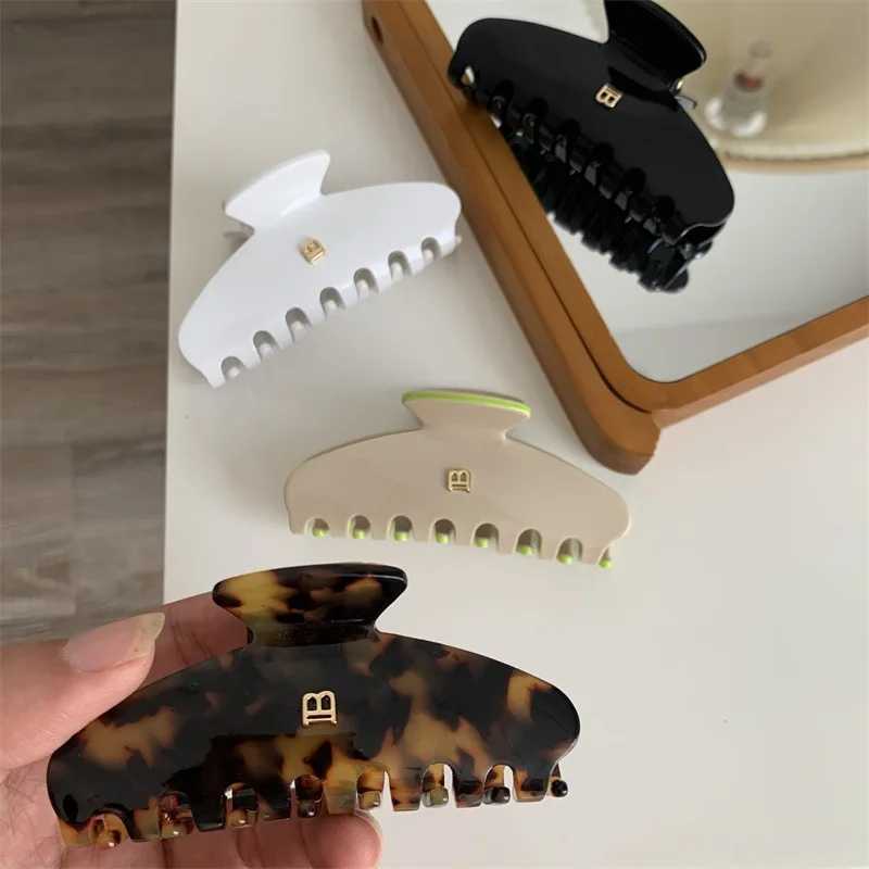 9CM metal letter B Korean new fashion acetate leopard print curved hair clip claw sweet version shark clip X241030