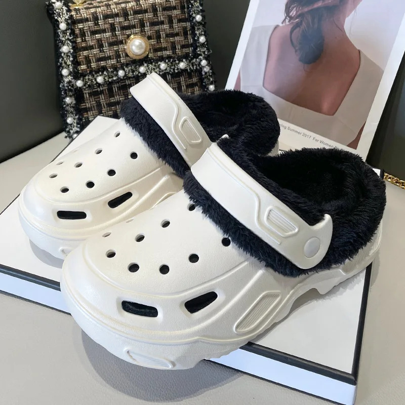 Plush slippers for men and women in the winter of thick high heels soft soled beach garden shoes home pleated slippers 241031
