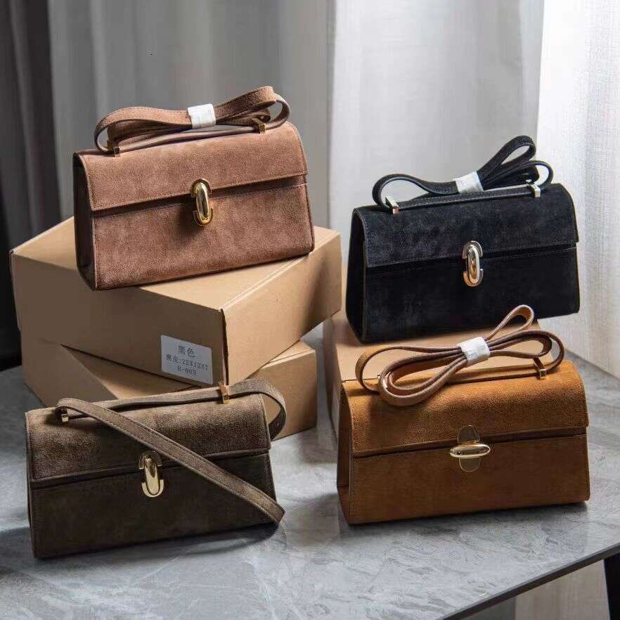 Niche SAVETTE 26 Ladies Suede Symmetry Pochette Solid Color Simple One Shoulder Messenger Handbag Small Square Bag