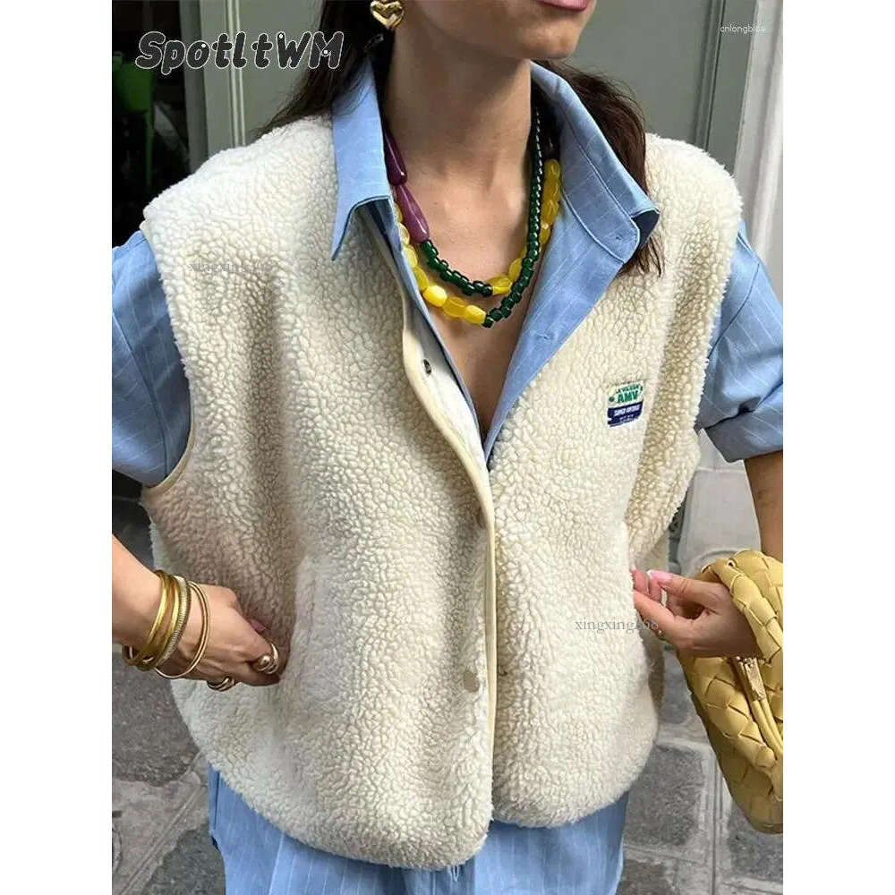 Women's Vests Chic Lamb Wool Single Breasted Pocket Vest Women Loose V Neck Sleeveless Warm Waistcoat 2024 Autumn Casual High Street