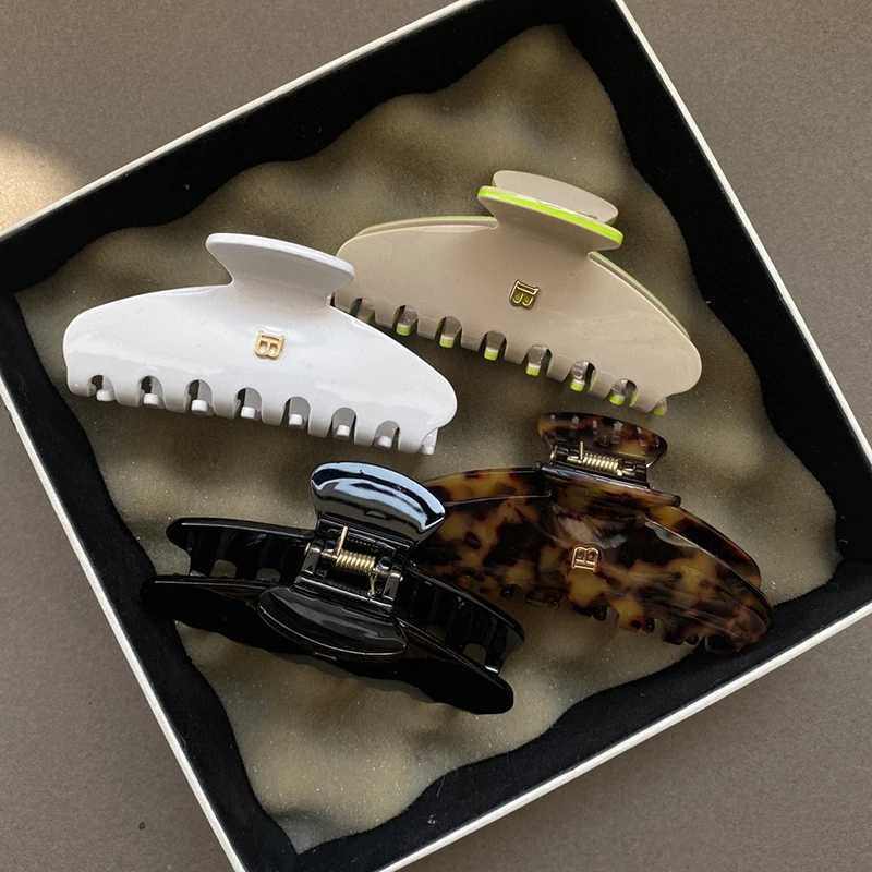 9CM metal letter B Korean new fashion acetate leopard print curved hair clip claw sweet version shark clip X241030