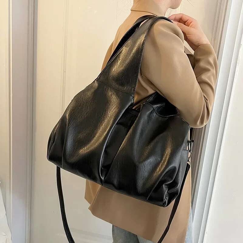 New Fashion Simple Shoulder Niche Design Large Capacity Textured Casual Retro Tote Solid Color Crossbody Bag For Women