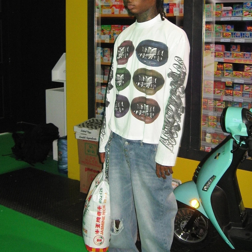 Y2K long sleeved mens shirt Harajuku hip-hop lip and tooth graphic printing long sleeved Gothic oversized top 241030