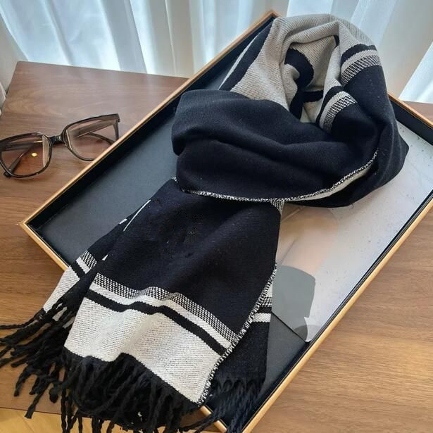 Designer Scarf Women Winter Soft Warm Scarf Shawl Knitting Warm Fashion Luxury Brand Cashmere Scarves Two Sides Pure Color Temperament Travel Holiday Gift