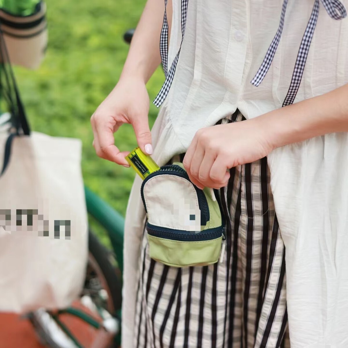 New designer Lu Jia's cute mini keychain with hooks, storage bag, portable mouth, red envelope pendant