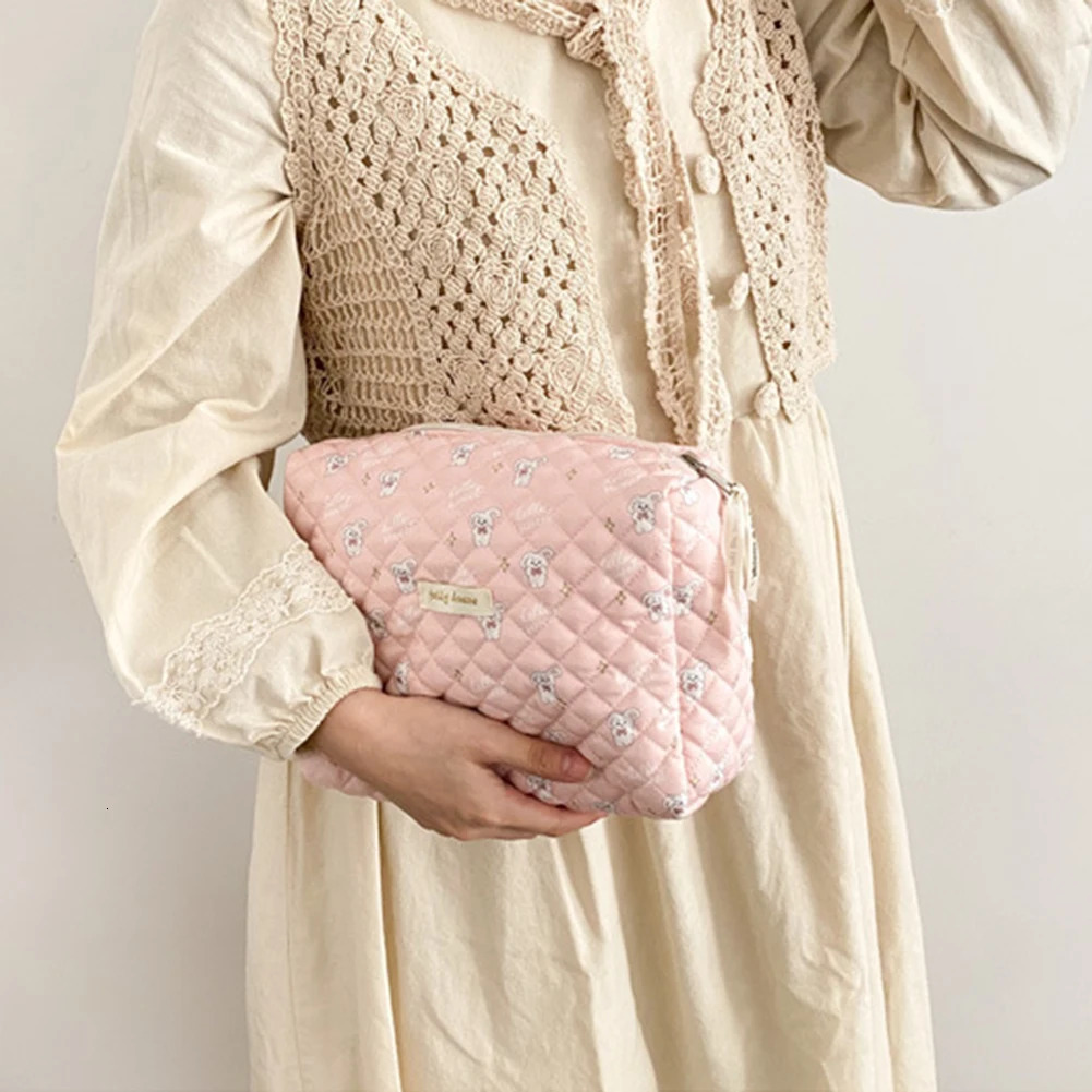 Womens Makeup Handbag Zipper Korean Quilted Travel Organizer Portable Makeup Bag Flower Printing Large Capacity Travel 241031