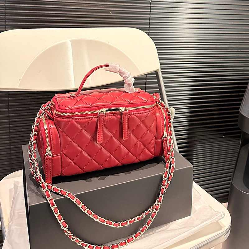 Womens Designer Suitcase Camera Vanity Makeup Box Bags Top Leather Handle Totes With Gold Hardware matelasse Chain Crossbody Shoulder Cosmetic Case Purse 18x13CM