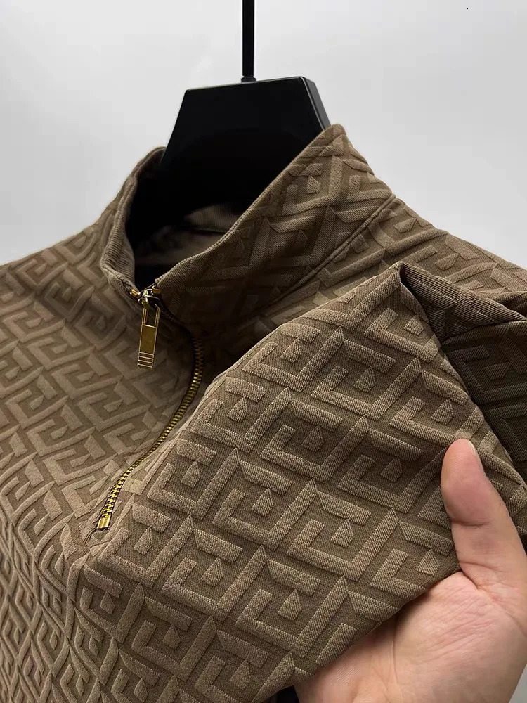 High end fashionable jacquard retro mens sweater casual trend for spring and autumn half zipper stand up collar sweater 241031