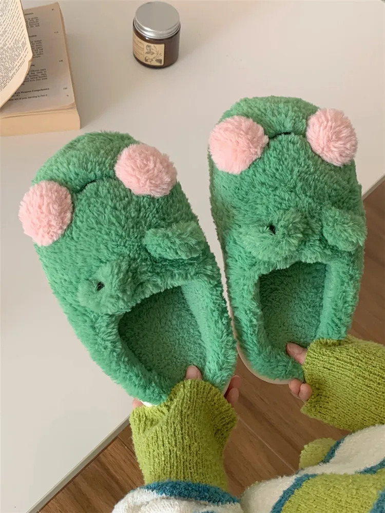 Interesting Couple Cute Frog Cotton Slippers Winter Student Non slip Warm Plush Home Slippers Mens and Womens Home Shoes 241031