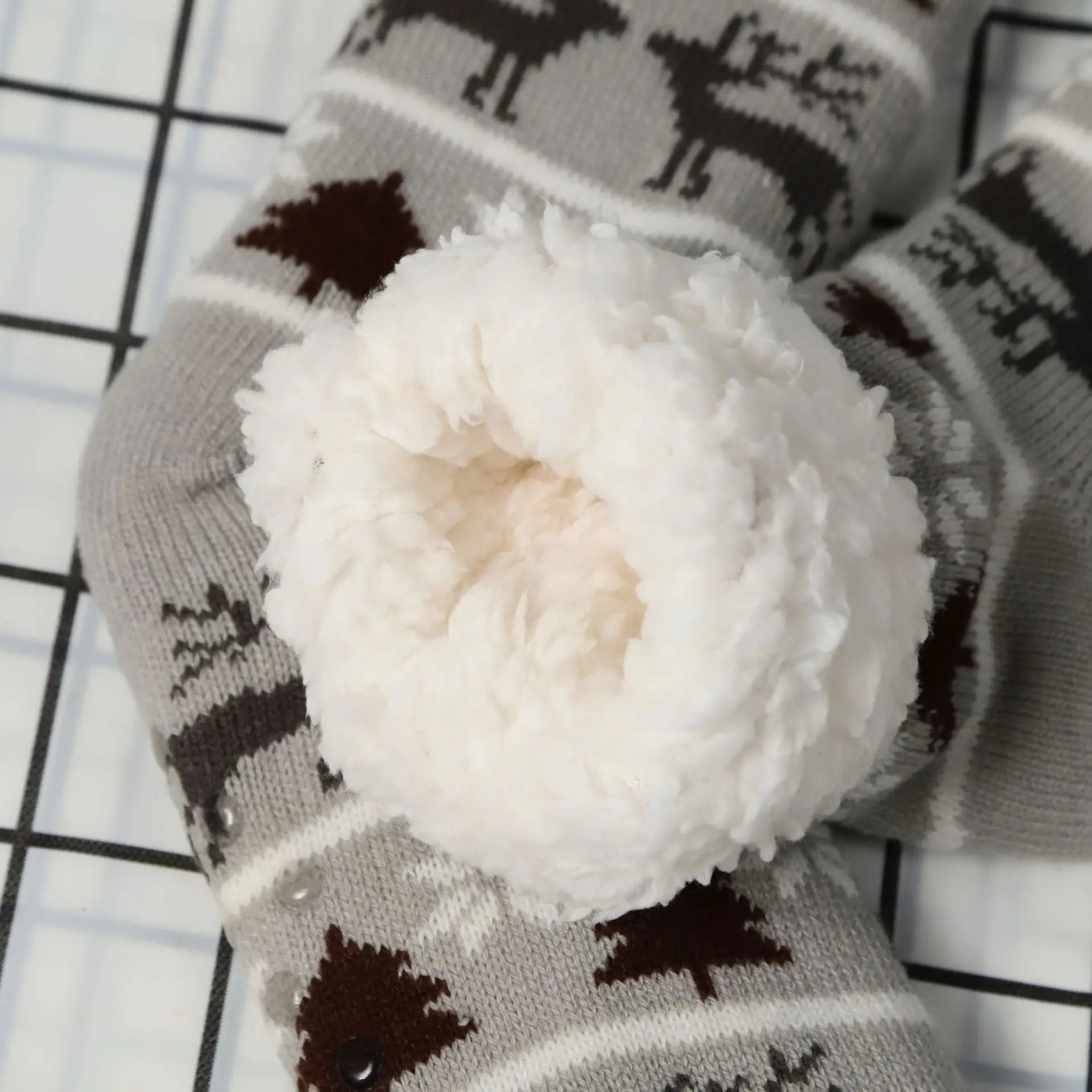 Fluffy Mens Sock Thermal Winter Warm Short Soft Non Slip Floor Fuzzy Fleece Plush Grip Sleeping Slipper Sock Male Christmas Gift 241031