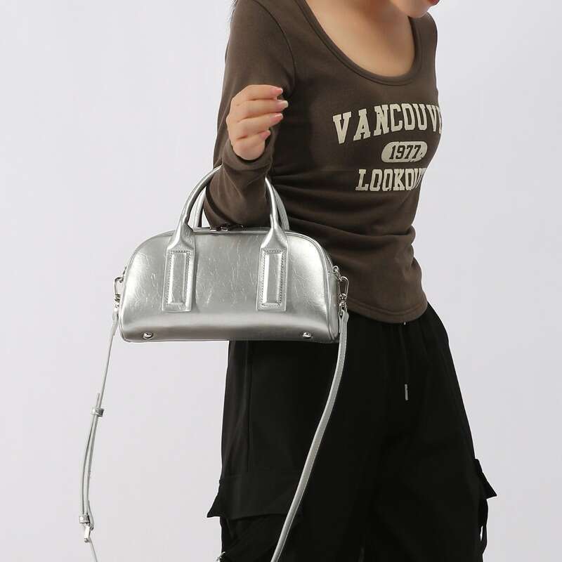 2024 New Niche Retro Commuting Handbag Women's Simple Fashion Single Shoulder Versatile Trendy Crossbody Bag