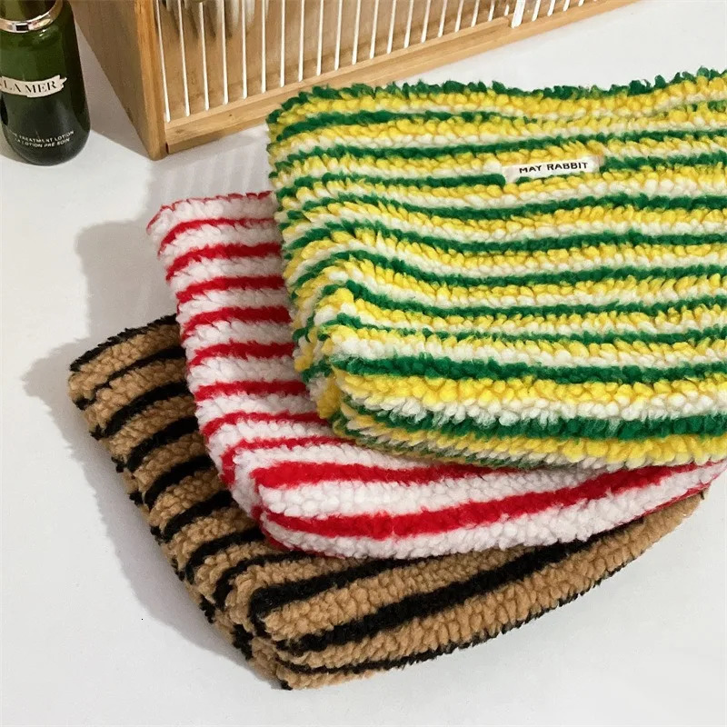 color striped plush clutch makeup bag portable makeup bag travel outdoor makeup organizer 241031