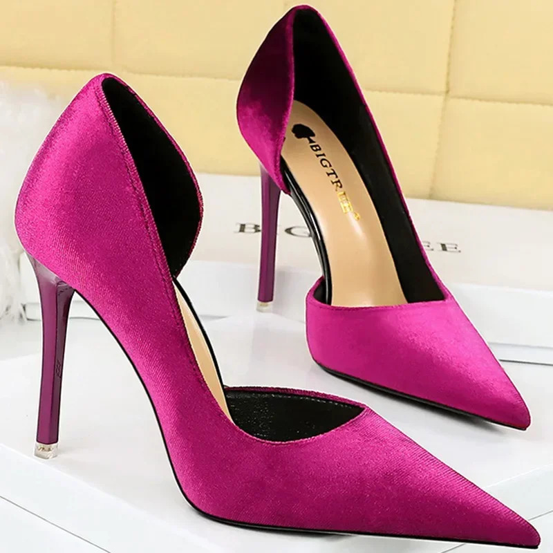 Women 10.5cm Super High Heels Fashion Pointed Toe Veet Nightclub Pumps Lady Side Hollow Evening Banquet Dress Shoes Plus Size 241030