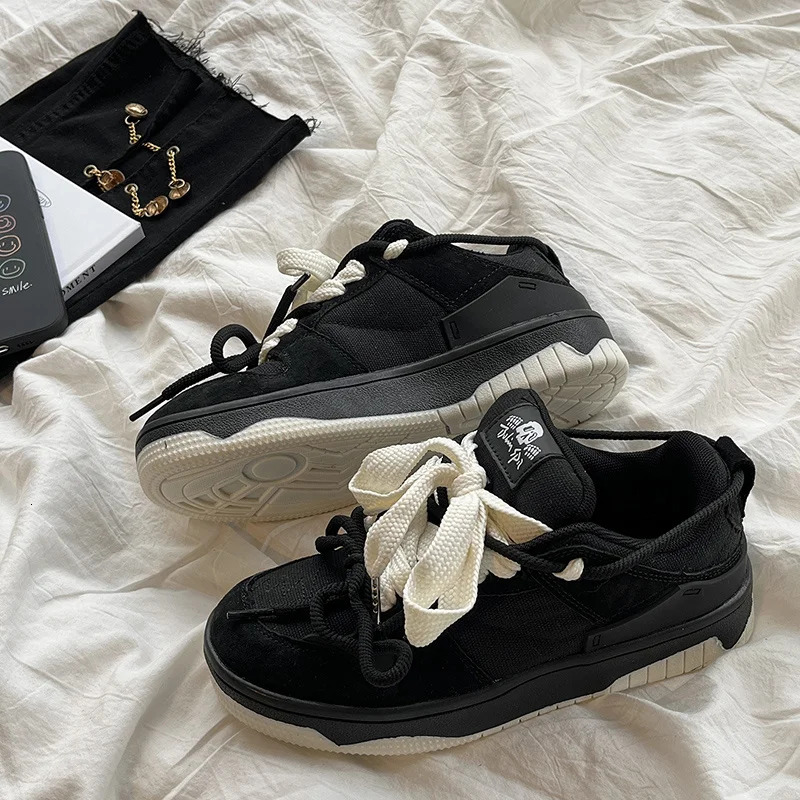 2025 New Designer Spring/summer Retro Niche Design With Strap Skateboard Bread Men's And Women's Trendy Contrasting Color Sports Shoes