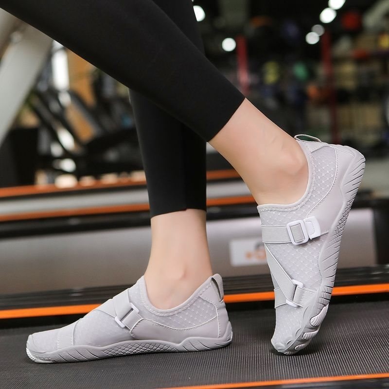 Designer shoes Hard pull yoga, men's women's river tracing deep squat indoor fitness shoes, anti slip soft soles, running, jumping, and rope