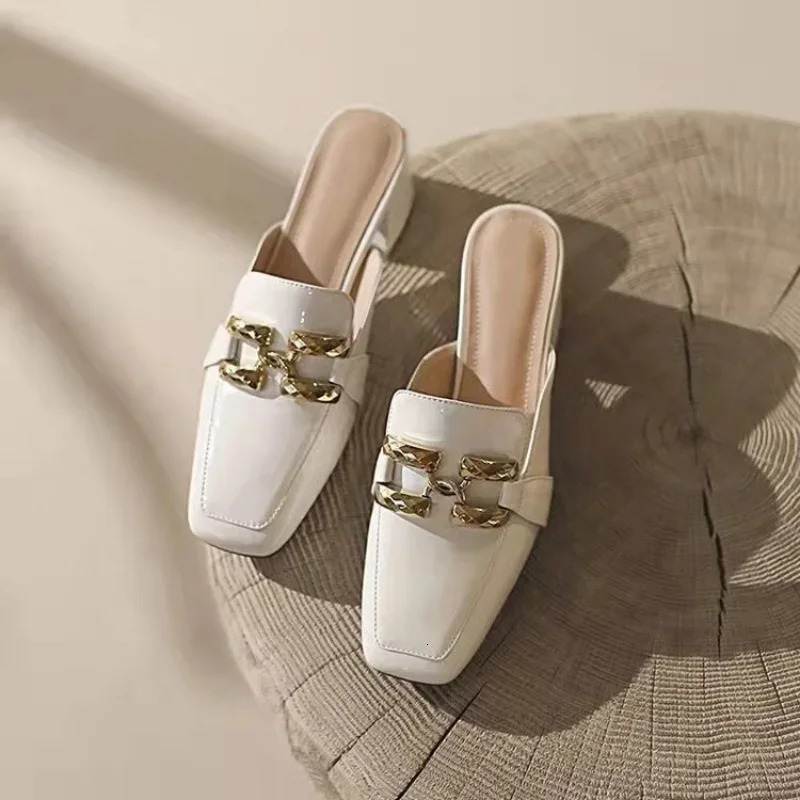 Fashion Cover Toe Chain Decoration Womens Half Slippers Outdoor Slides Med Heeled Mules Shoe 2024 Square Heel 241031