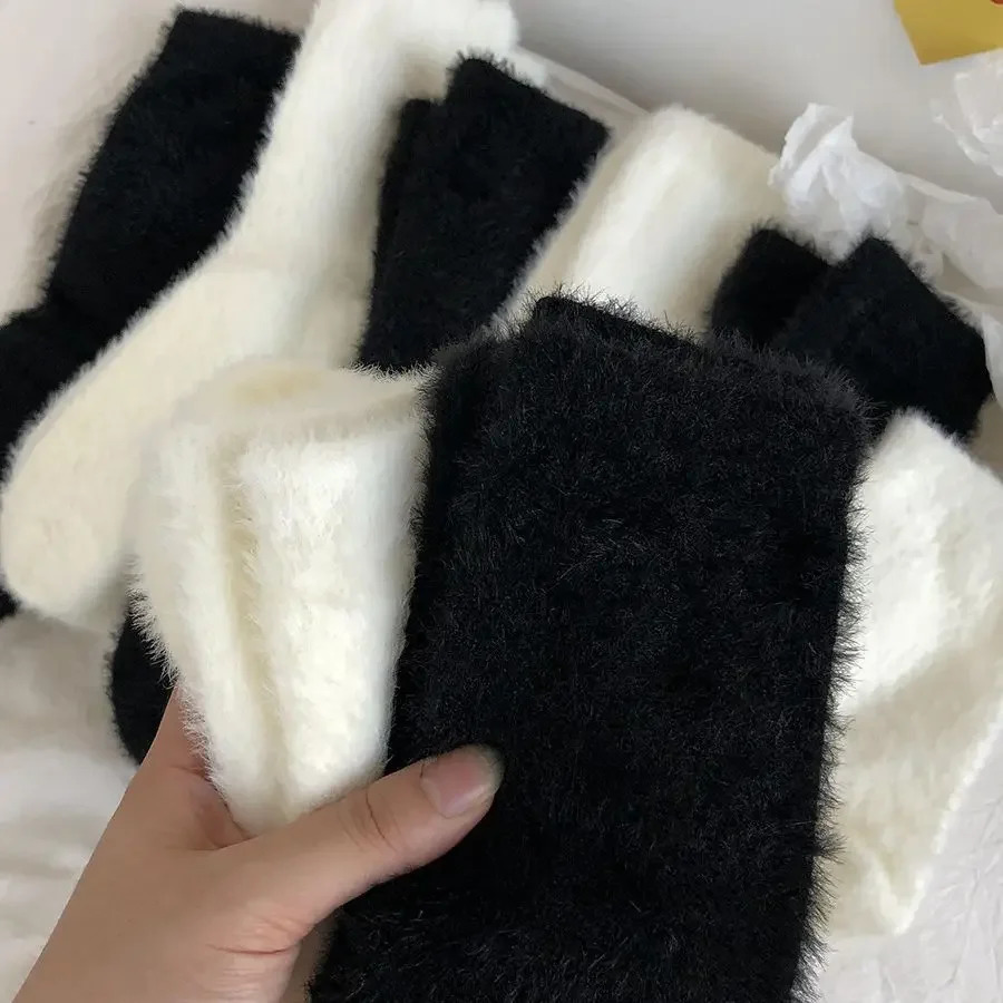 Mink Velvet Socks for Women and Men Autumn and Winter Thicken Thermal Coral Velvet Sleep Plush Floor Black White Socks Underwear 241031