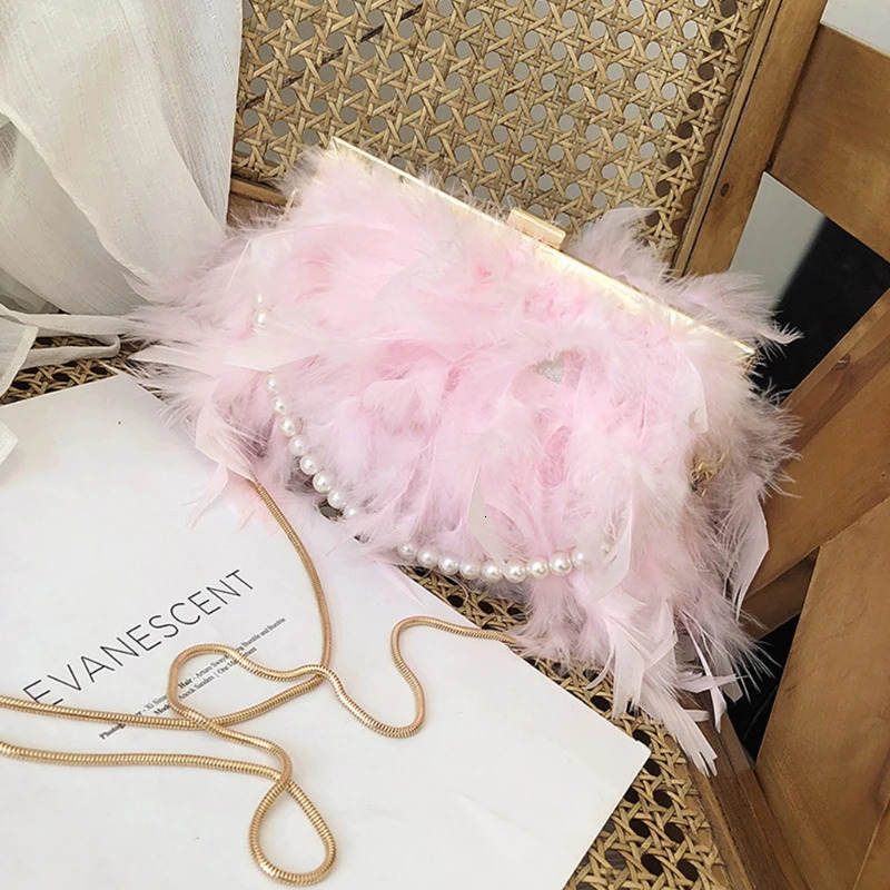 Womens dinner handbag feather clutch bag table tennis wallet pearl chain messenger bag wedding promotion bag cross shaped bag 241031