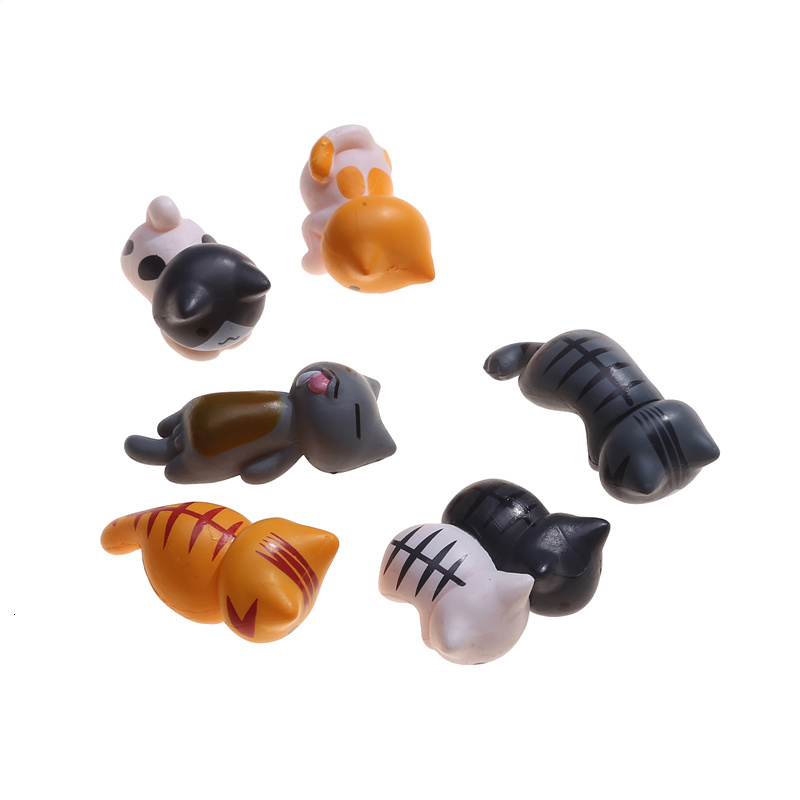 New 6Pcs Mini Cartoon Ornaments Screen Edge Decoration Cat Micro Landscape Model Cute Car Accessories Gifts