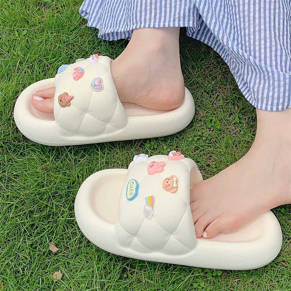 Sweet cartoon sandals summer wear casual comfortable soft bottom soft cute bear summer slippers female